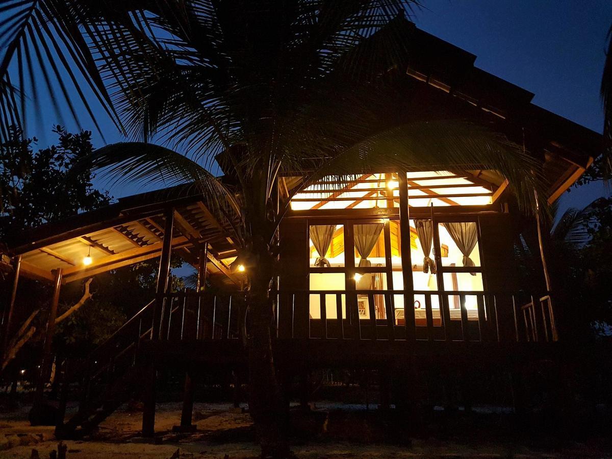 Malibu Hostel Koh Rong Extérieur photo